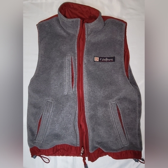 Radius Full Zip Reversible Red and Gray Drawstring Vest Boy's Small - Picture 5 of 12